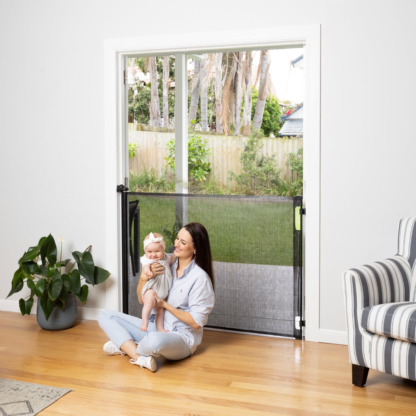 Easy Fit Retractable Baby Gate